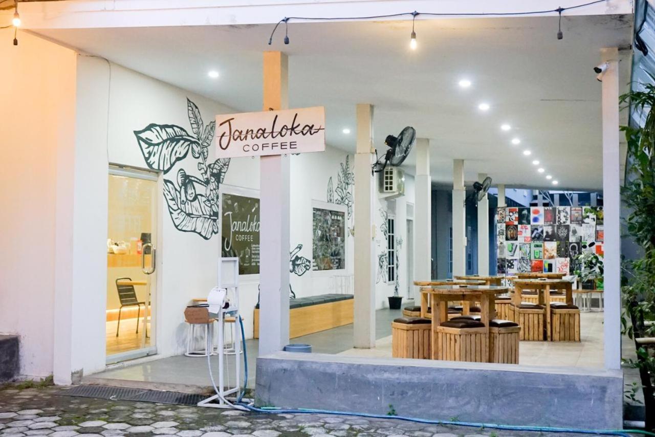 Tamadara Guesthouse Jogja Maguwo Kültér fotó